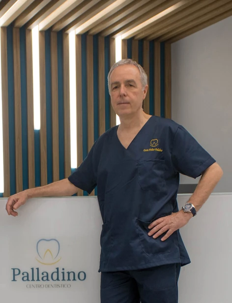 Ritratto professionale del Dr. Felice Palladino, specialista in chirurgia maxillo-facciale